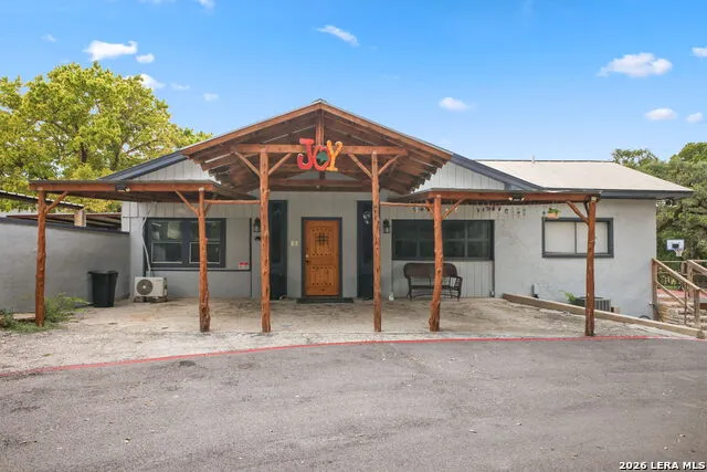 319 LOS INDIOS RD Boerne, TX 78006