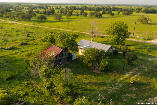 430 WATTS RD Kingsbury, TX 78638