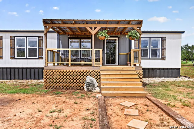 622 County Road 460 Stockdale, TX 78160