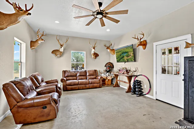 622 County Road 460 Stockdale, TX 78160