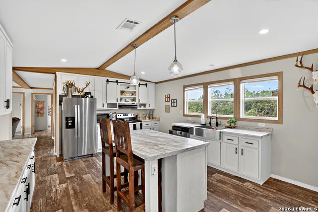 622 County Road 460 Stockdale, TX 78160