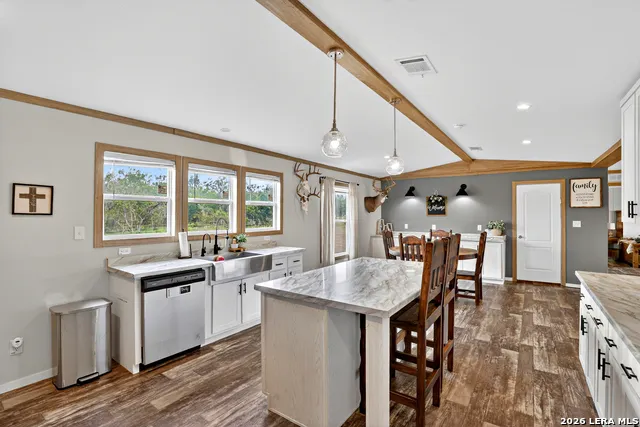 622 County Road 460 Stockdale, TX 78160