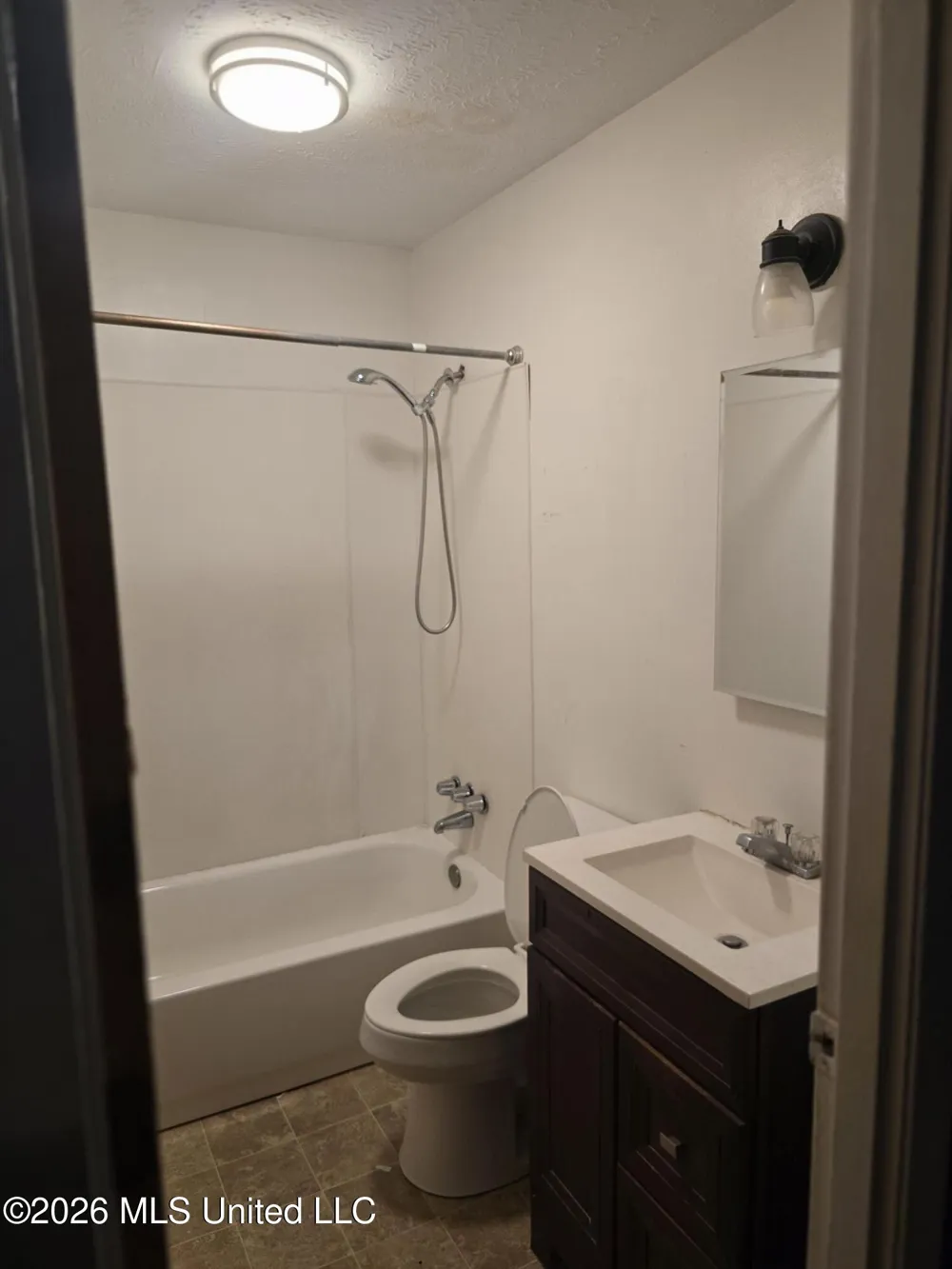 2013 W Ridgeway Street Jackson, MS 39213