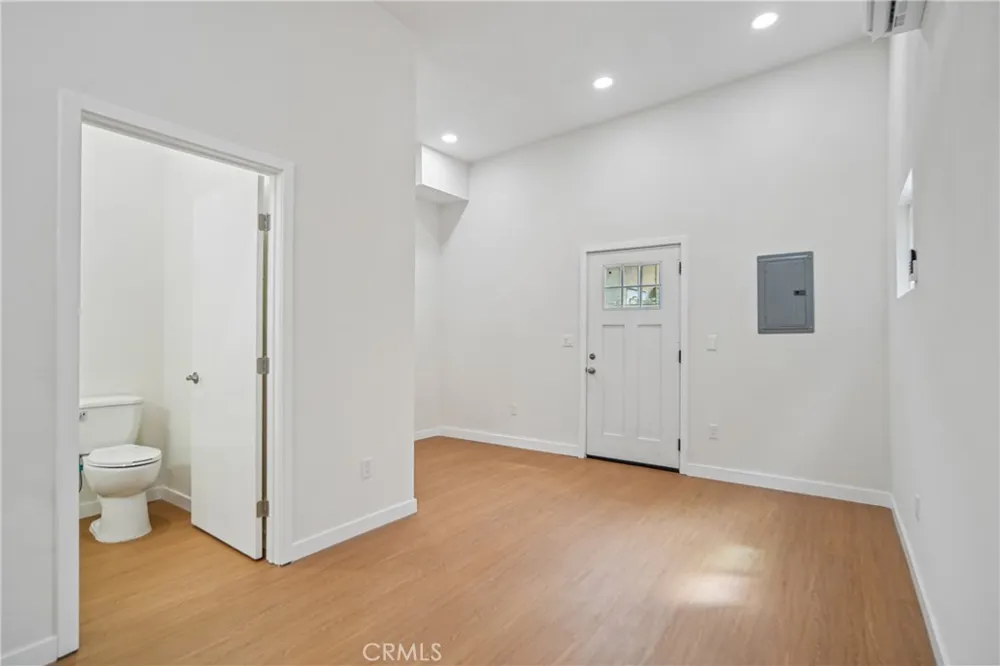 1844 Atlantic Avenue Long Beach, CA 90806