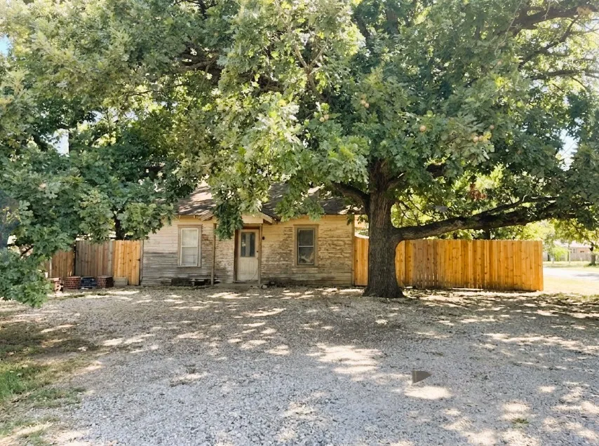 443 W Jackson Street Bartlett, TX 76511