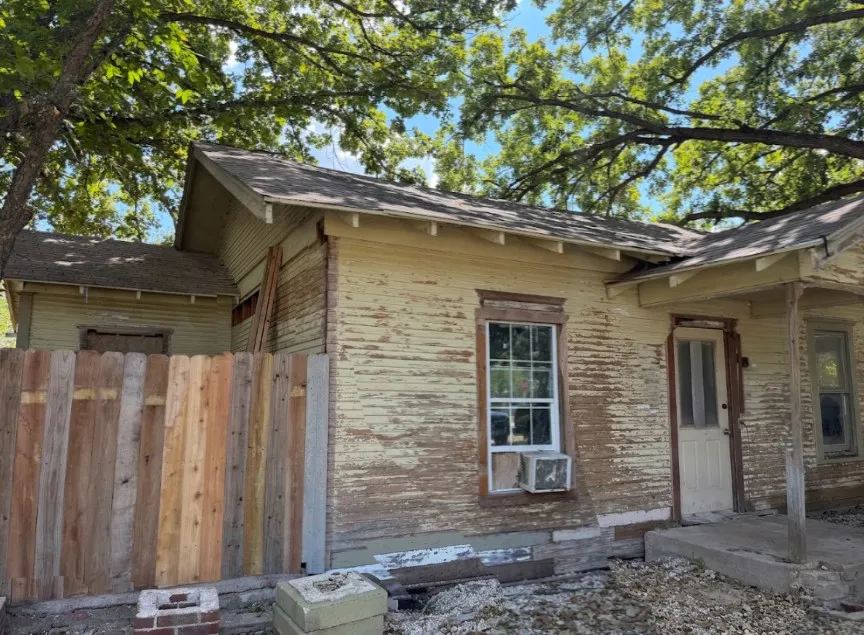 443 W Jackson Street Bartlett, TX 76511