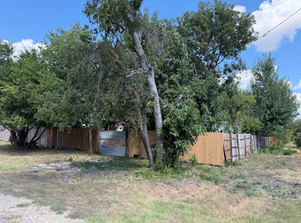 443 W Jackson Street Bartlett, TX 76511