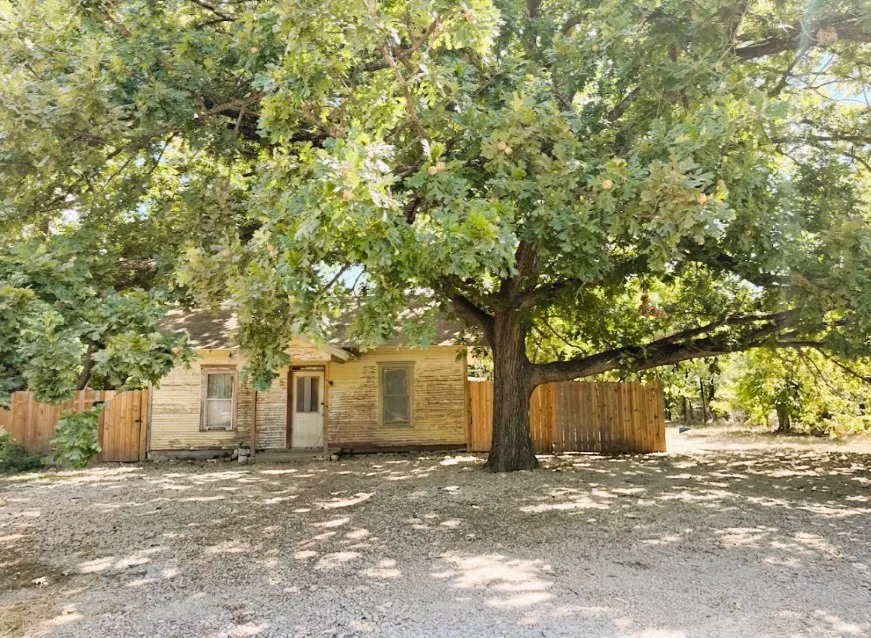 443 W Jackson Street Bartlett, TX 76511