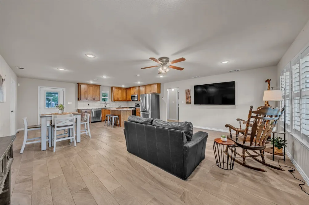 909 Erwin Road Poolville, TX 76487