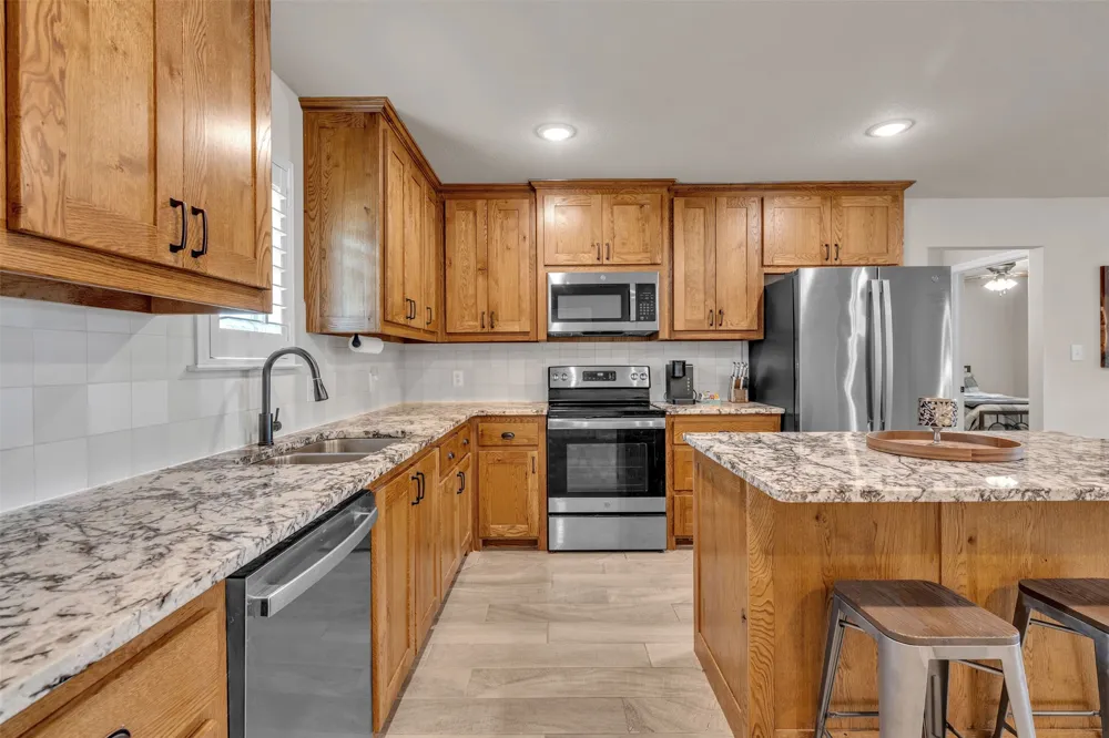 909 Erwin Road Poolville, TX 76487