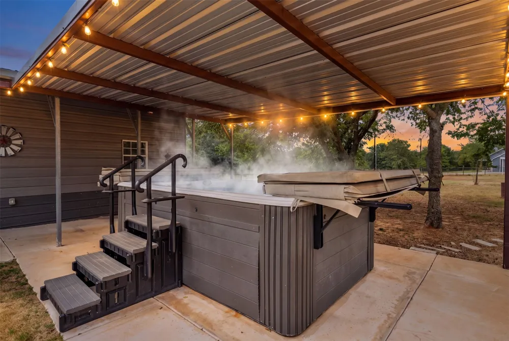 909 Erwin Road Poolville, TX 76487