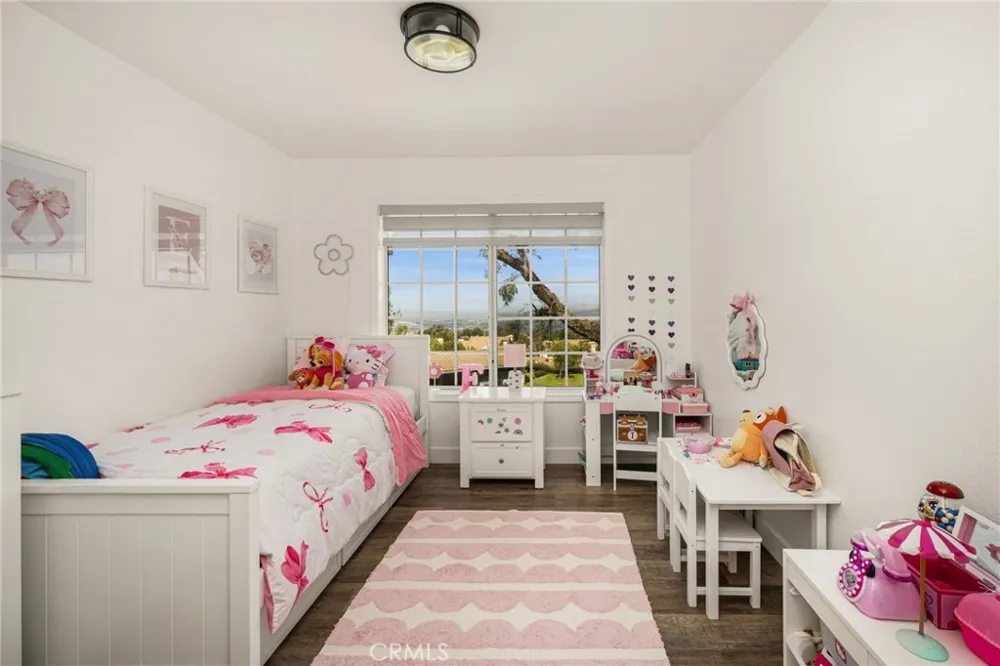 1045 S Daybreak Court Anaheim, CA 92808