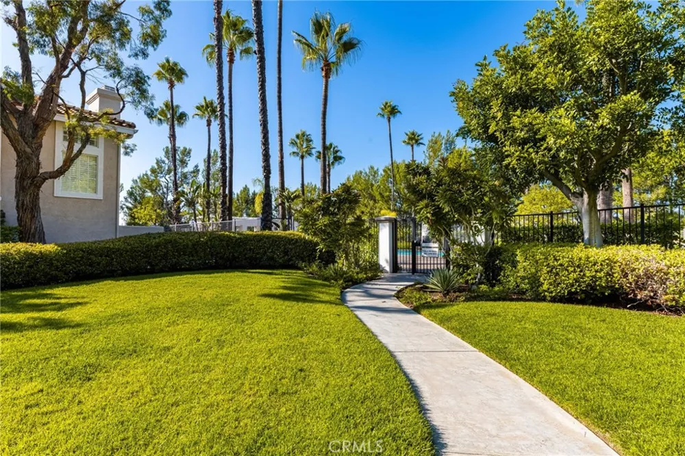 1045 S Daybreak Court Anaheim, CA 92808
