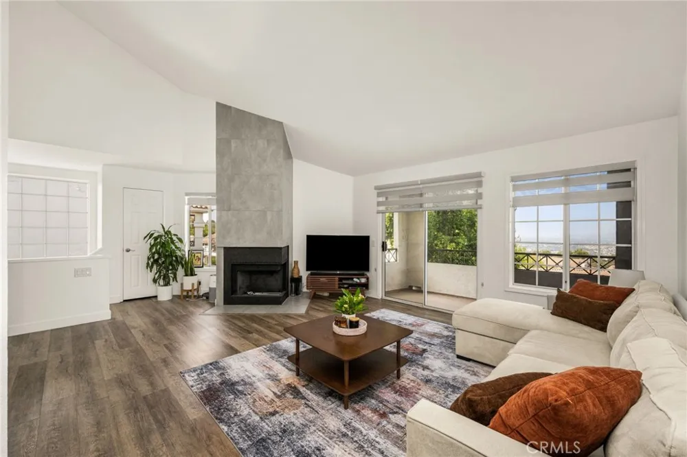 1045 S Daybreak Court Anaheim, CA 92808