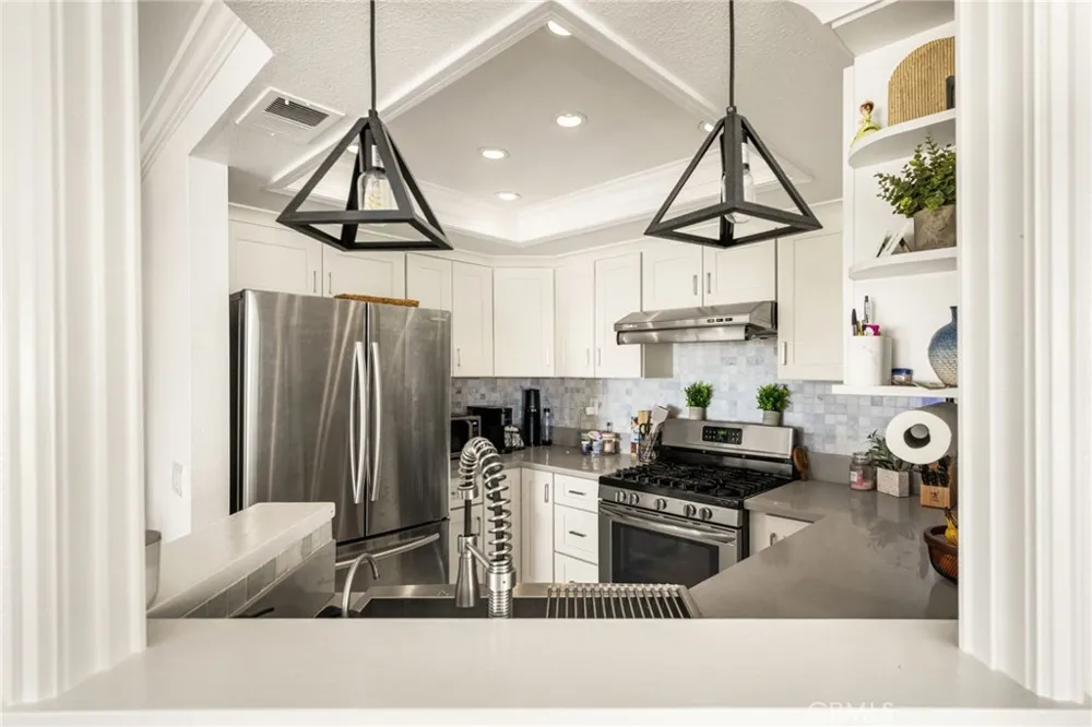 1045 S Daybreak Court Anaheim, CA 92808