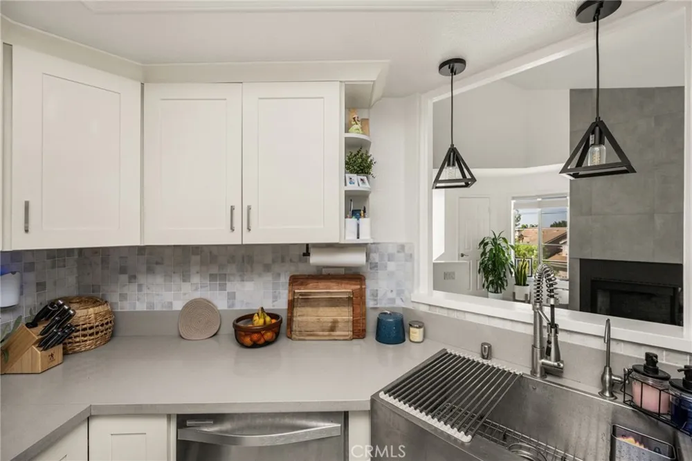 1045 S Daybreak Court Anaheim, CA 92808