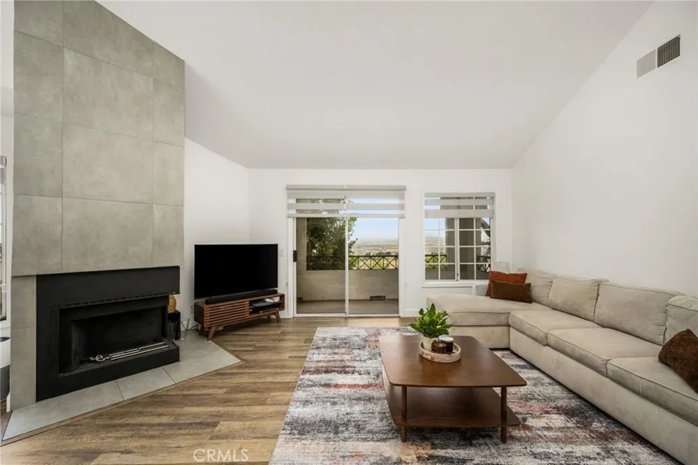 1045 S Daybreak Court Anaheim, CA 92808