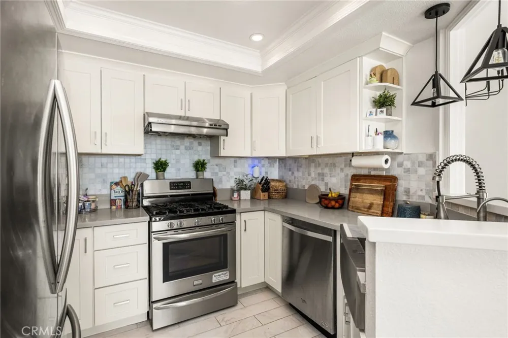 1045 S Daybreak Court Anaheim, CA 92808
