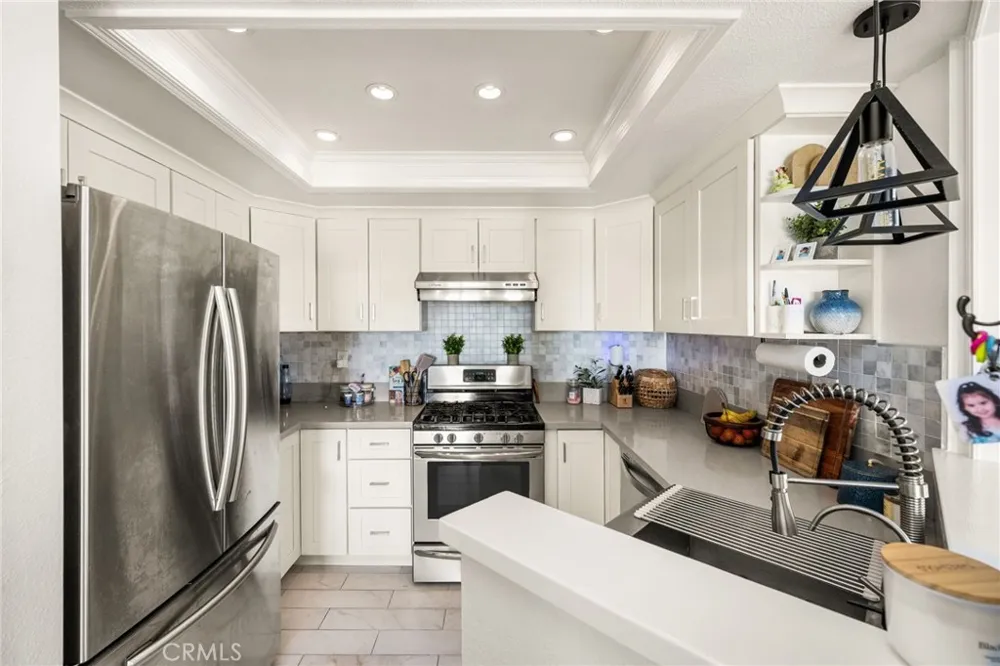 1045 S Daybreak Court Anaheim, CA 92808