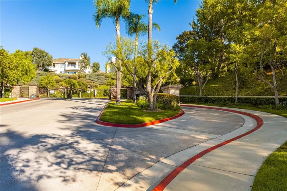 1045 S Daybreak Court Anaheim, CA 92808