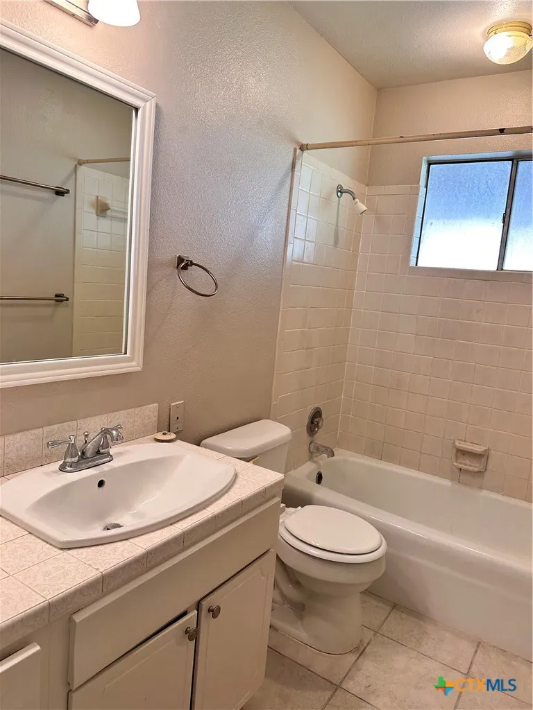 1009 Hazelton Street San Marcos, TX 78666