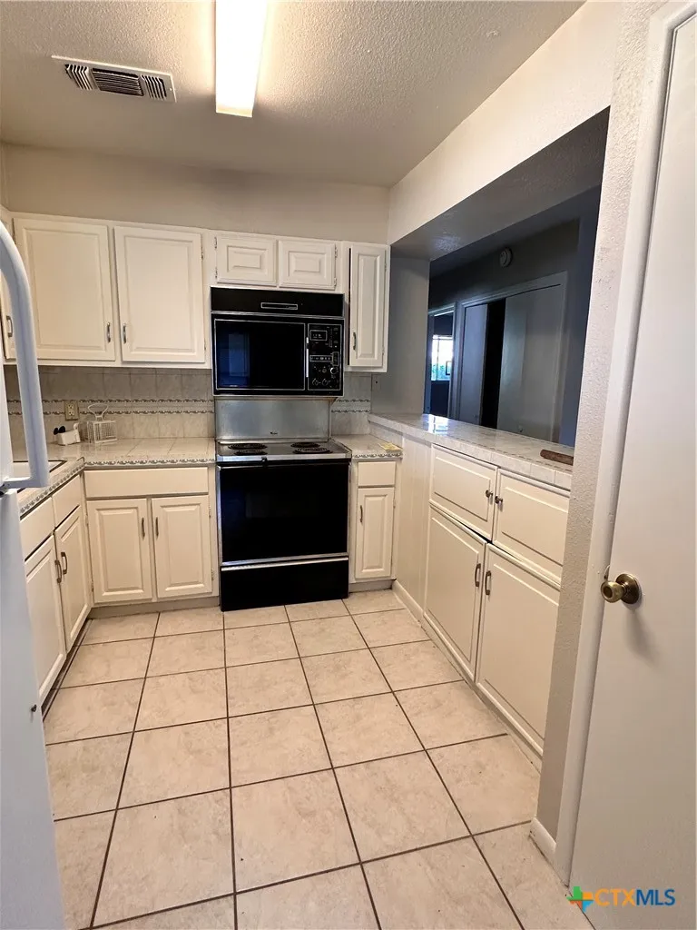 1009 Hazelton Street San Marcos, TX 78666