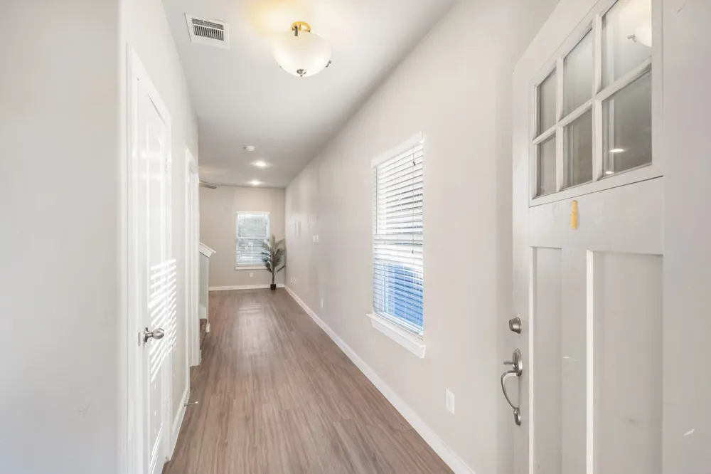 9910 Ironhorse Drive Dallas, TX 75227