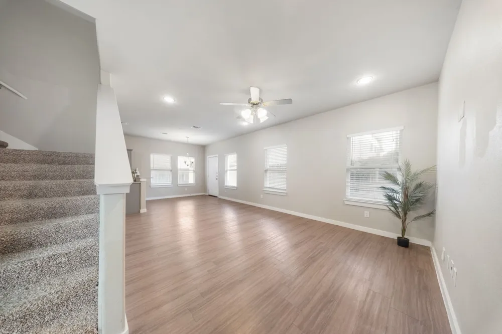 9910 Ironhorse Drive Dallas, TX 75227