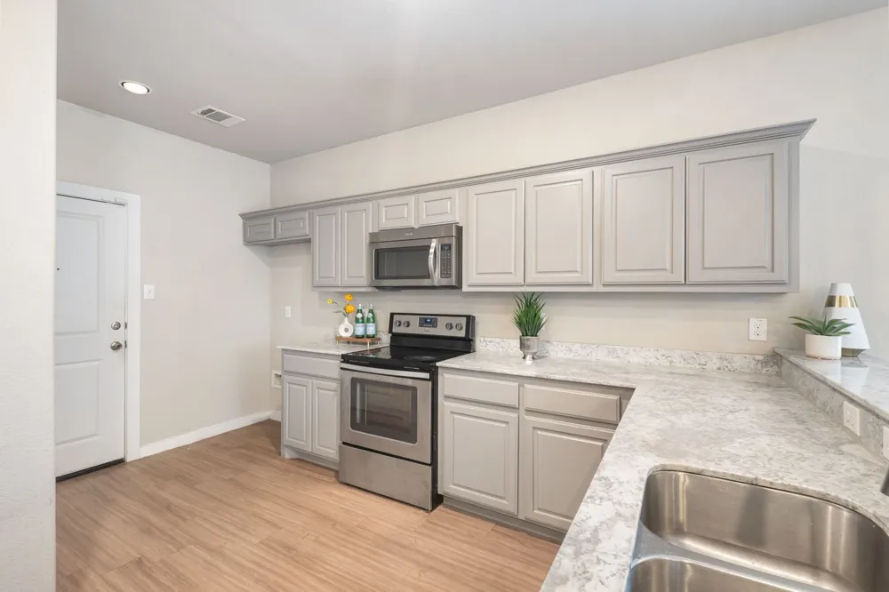 9910 Ironhorse Drive Dallas, TX 75227