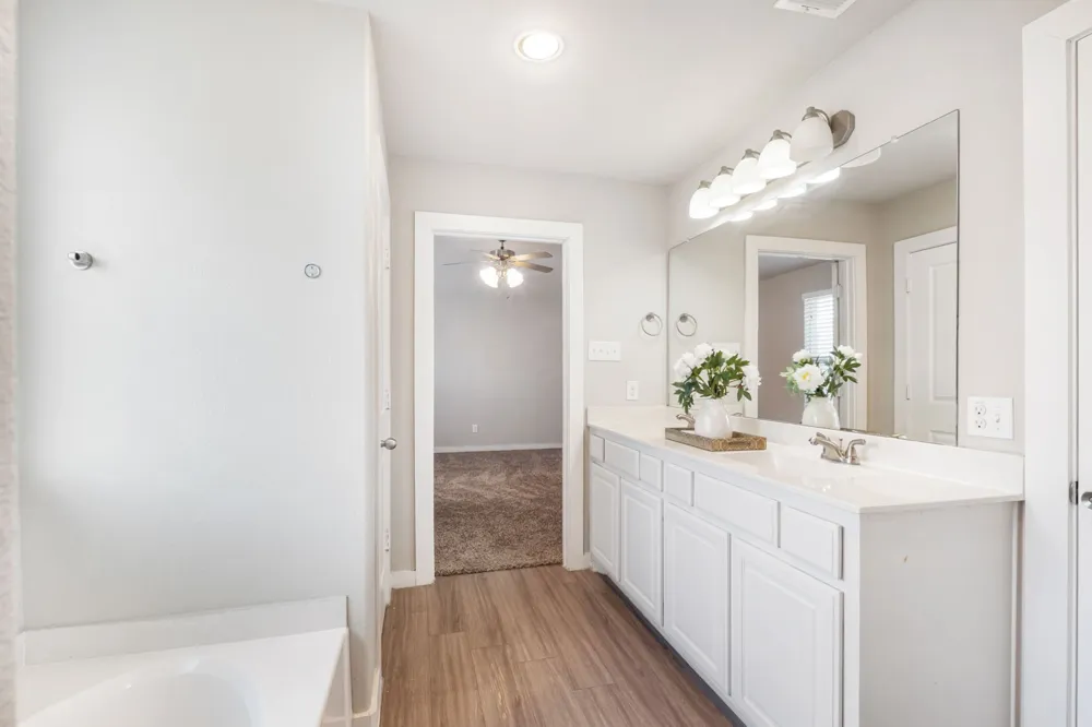 9910 Ironhorse Drive Dallas, TX 75227