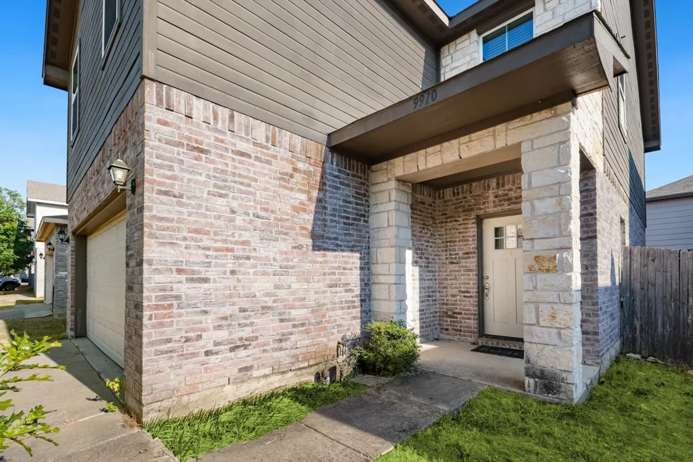 9910 Ironhorse Drive Dallas, TX 75227