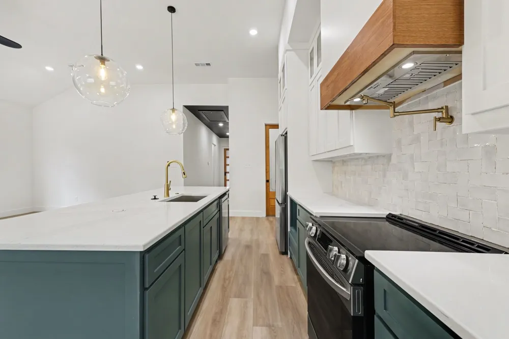 3804 De Maggio Avenue Dallas, TX 75210