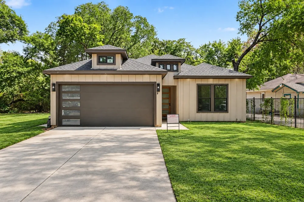 3804 De Maggio Avenue Dallas, TX 75210