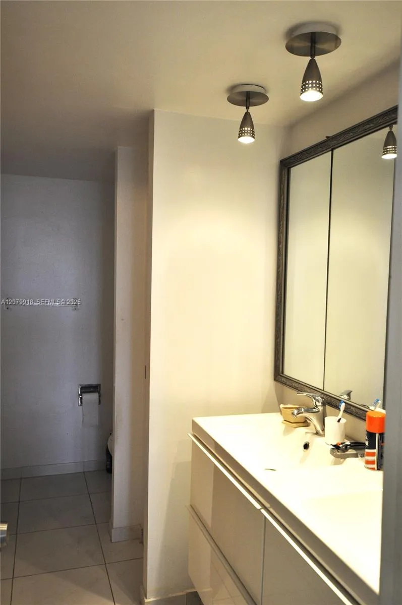 1865 S Ocean Dr #9I Hallandale Beach, FL 33009