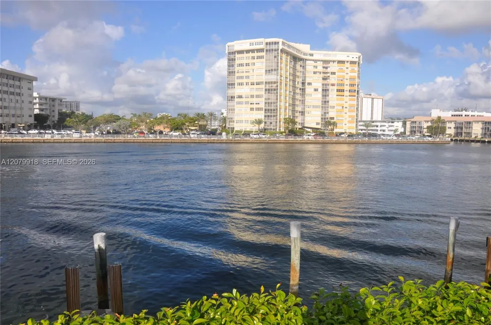 1865 S Ocean Dr #9I Hallandale Beach, FL 33009