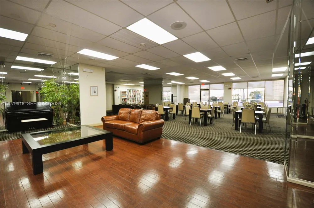 1865 S Ocean Dr #9I Hallandale Beach, FL 33009