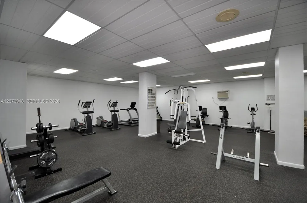 1865 S Ocean Dr #9I Hallandale Beach, FL 33009