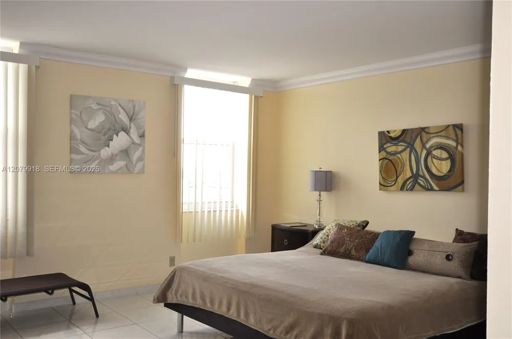 1865 S Ocean Dr #9I Hallandale Beach, FL 33009