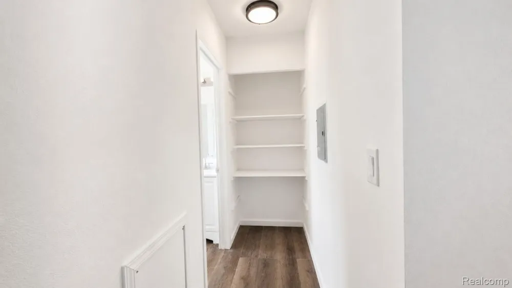 11360 Wyoming Avenue #8 Detroit City, MI 48204