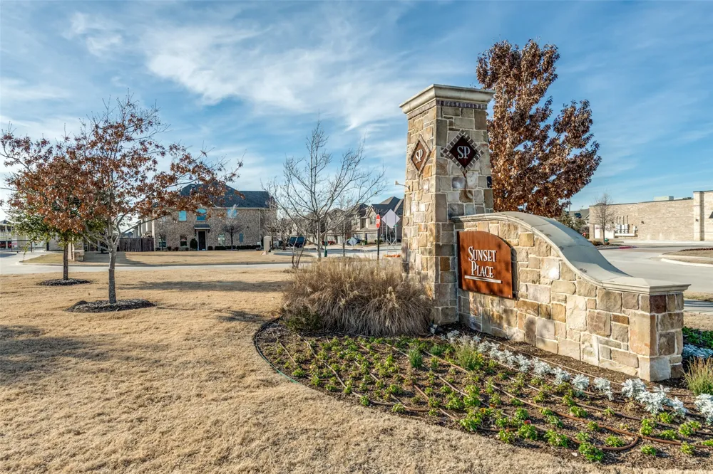 2741 Splendor Drive Little Elm, TX 75068
