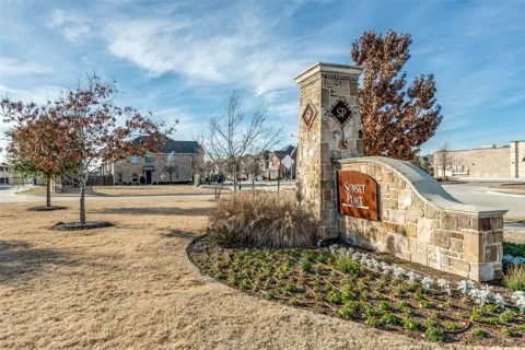 2741 Splendor Drive