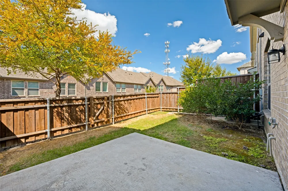 2741 Splendor Drive Little Elm, TX 75068