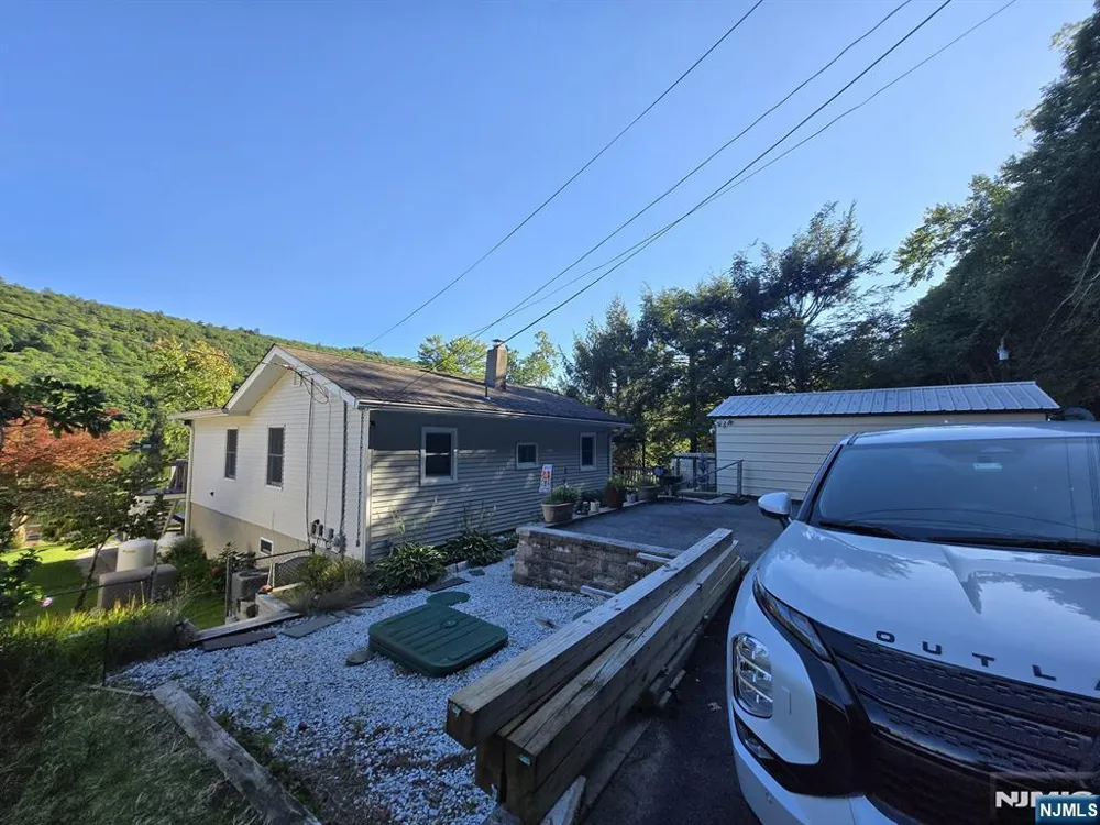 101 Woods Road Sandyston, NJ 07826