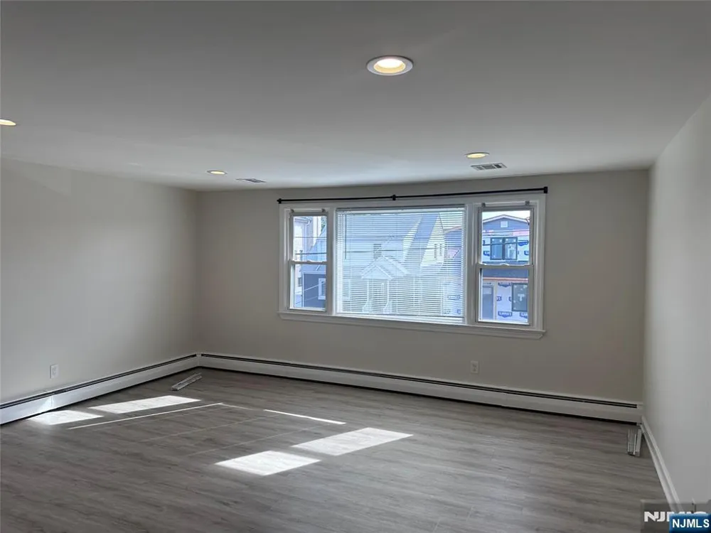 79 Tuttle Street 2 Wallington, NJ 07057