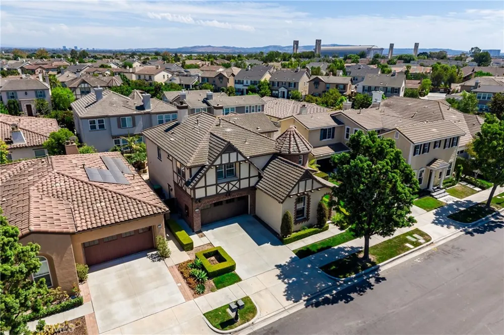 15240 Severyns Road Tustin, CA 92782