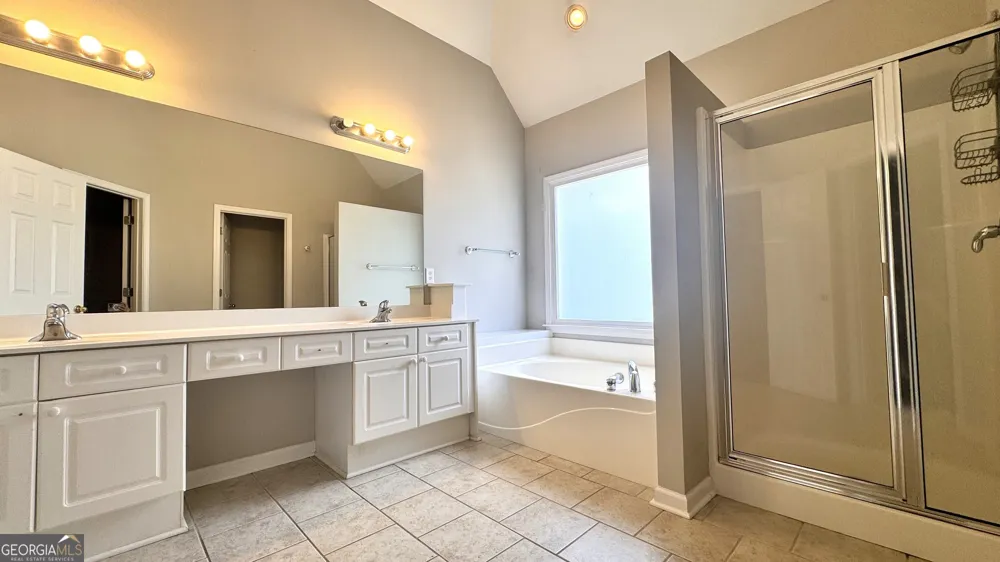 3953 Lost Oak DR Buford, GA 30519
