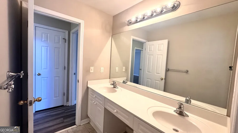 3953 Lost Oak DR Buford, GA 30519