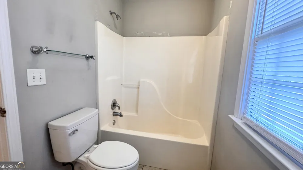 3953 Lost Oak DR Buford, GA 30519