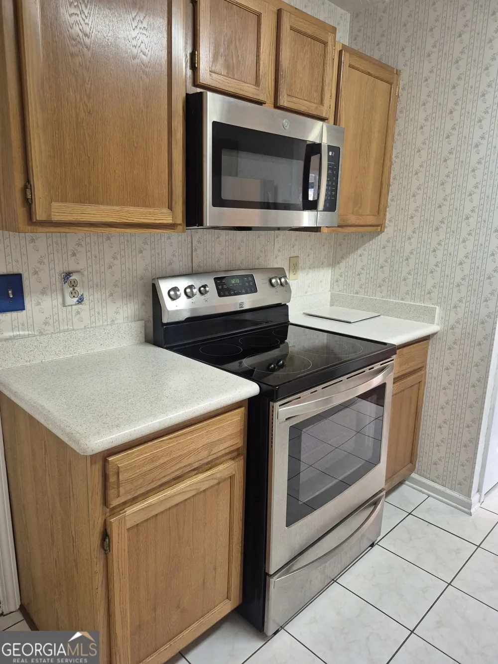 2100 Wedgewood DR Stone Mountain, GA 30088
