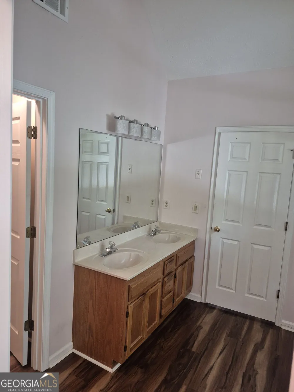 2100 Wedgewood DR Stone Mountain, GA 30088